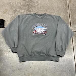 brandy melville niagara falls canada mint crewneck size xl WOMENS